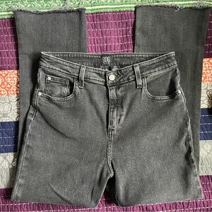 NWOT URBAN OUTFITTERS BDG High-Waisted Cropped Kick Flare Jean - Black - size 29